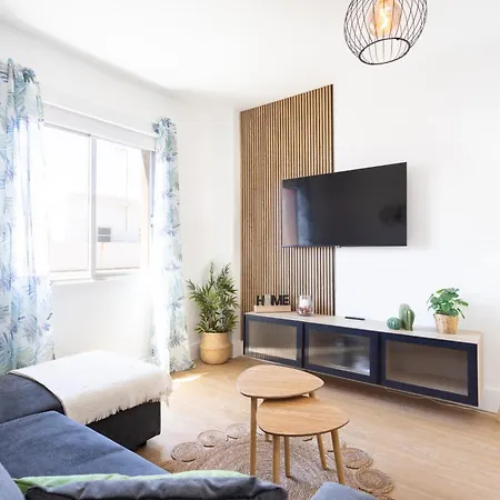 Home2book Vibrant & Trendy Cruz Center Apartment *